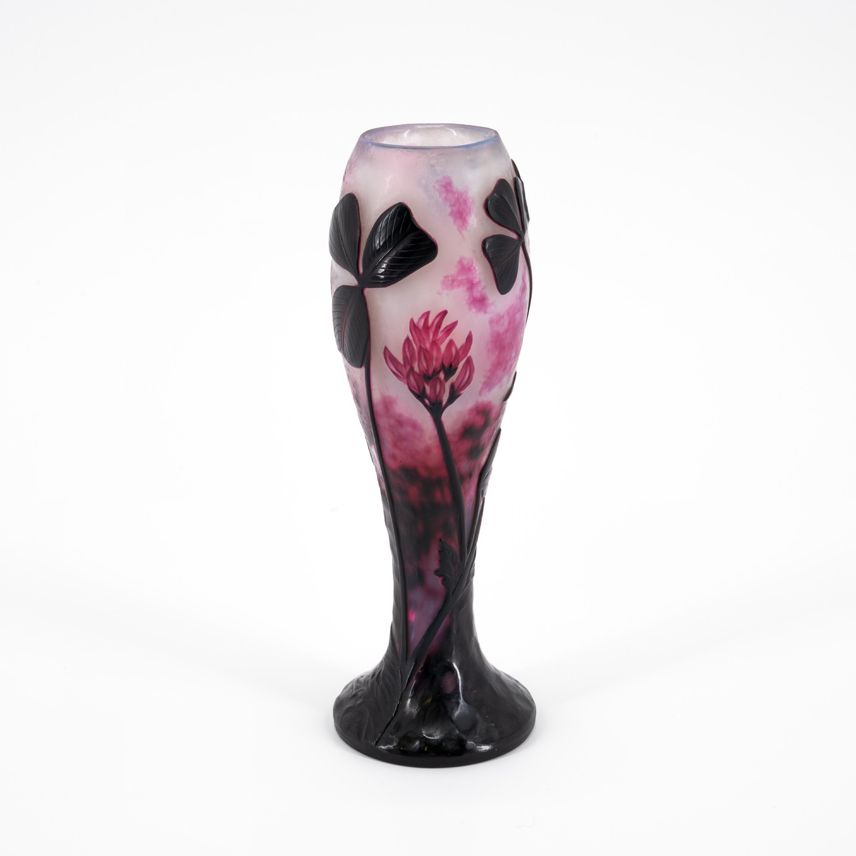 Daum Freres - Keulenfoermige Vase mit Ginkgo-Zweigen, 77461-1, Van Ham Kunstauktionen