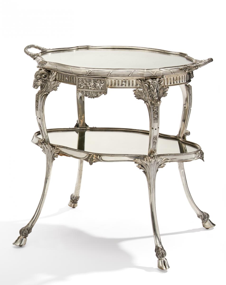 Hanau - Prunkvoller Teetisch mit Widderzier Stil Louis XVI, 58801-1, Van Ham Kunstauktionen
