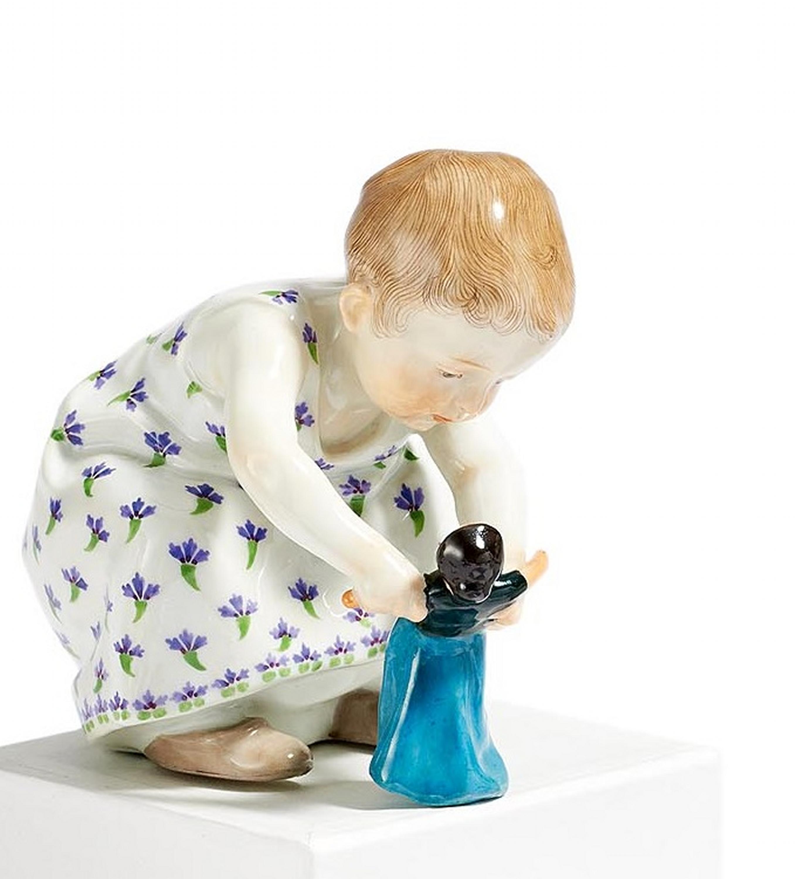 Meissen - Kind mit Puppe, 75372-93, Van Ham Kunstauktionen