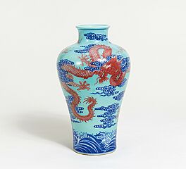 Meiping-Vase mit Drachen in Wolken, 68189-6, Van Ham Kunstauktionen