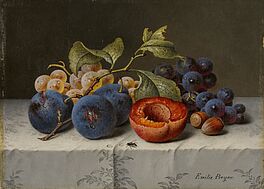 Emilie Preyer - Stillleben mit Weintrauben Plaumen am Zweig einer aufgeschnittenen Aprikose und Haselnuessen, 70245-1, Van Ham Kunstauktionen