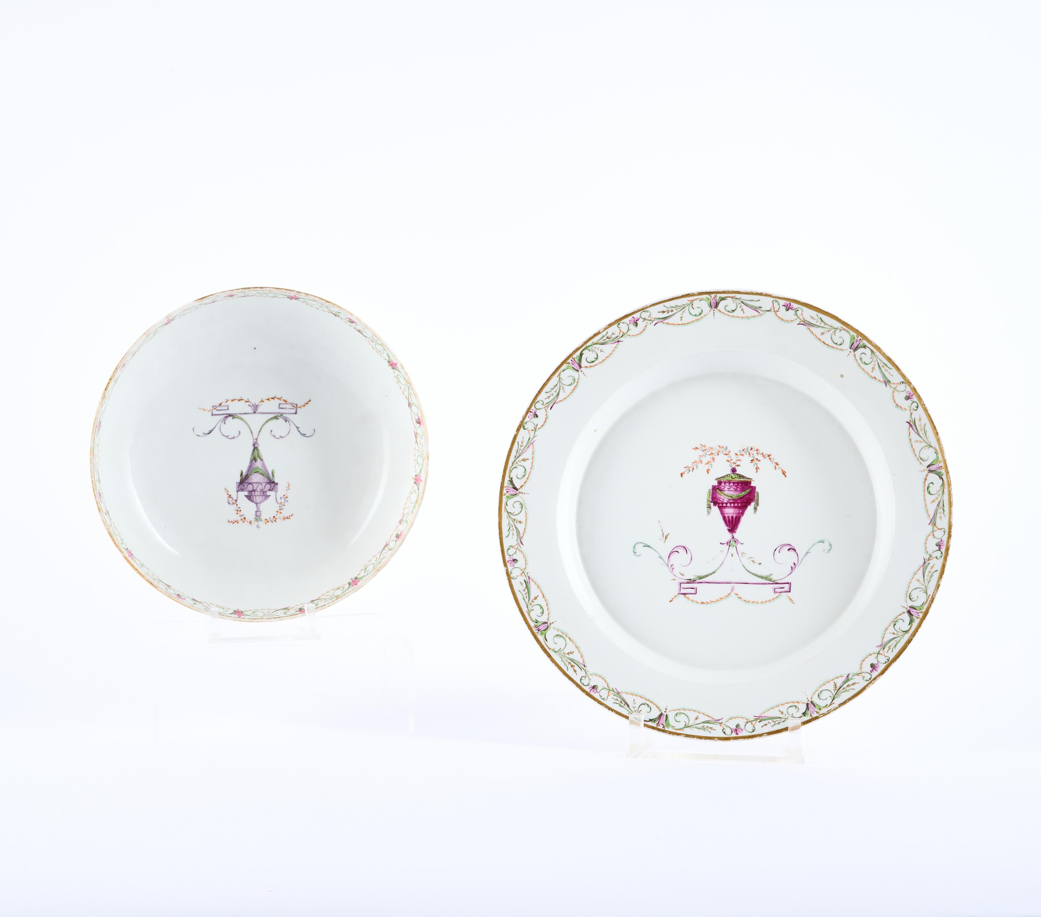 Fürstenberg - Schale und großer Servierteller 'Arabische Vasen', 81597-20, Van Ham Kunstauktionen