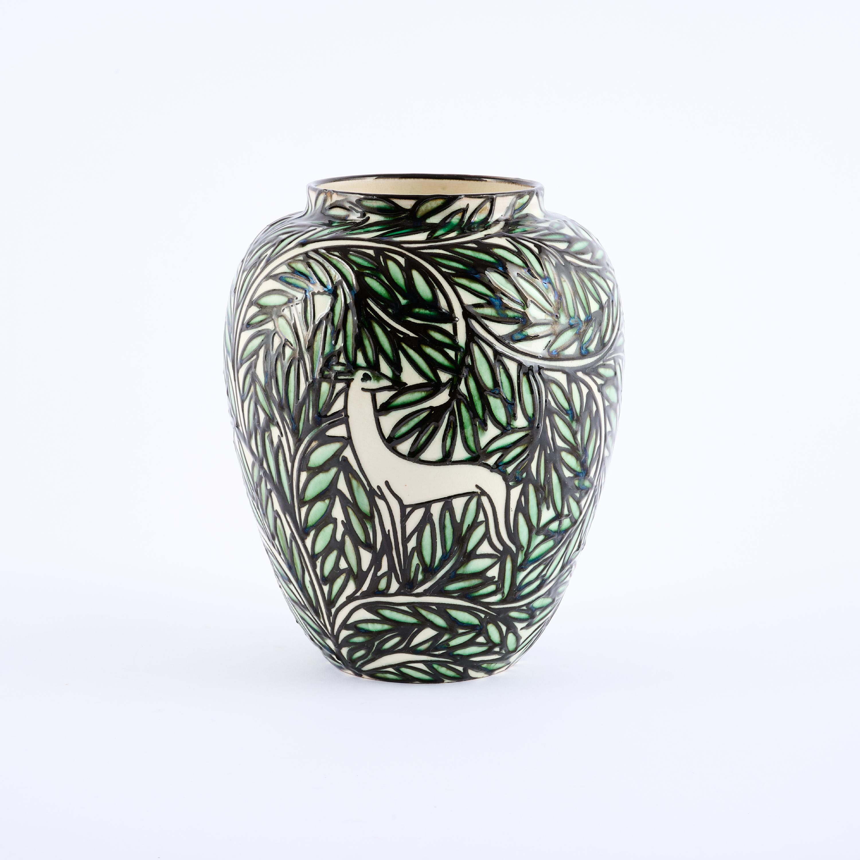 Karlsruhe - Vase 'Tiere im Laub', 81858-11, Van Ham Kunstauktionen