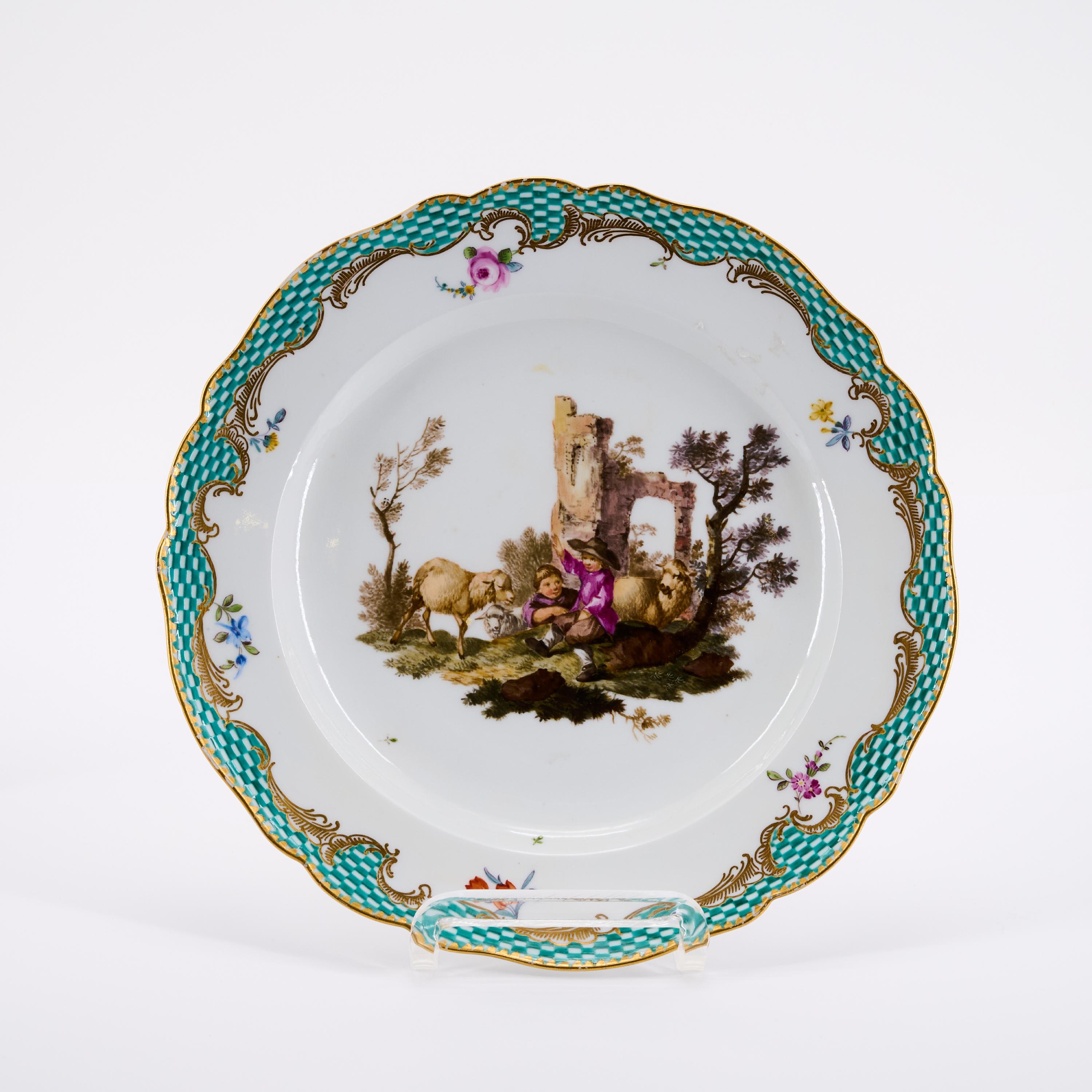 Meissen - Bildteller mit Pastorale und türkis grünem Mosaikrand, 81741-14, Van Ham Kunstauktionen