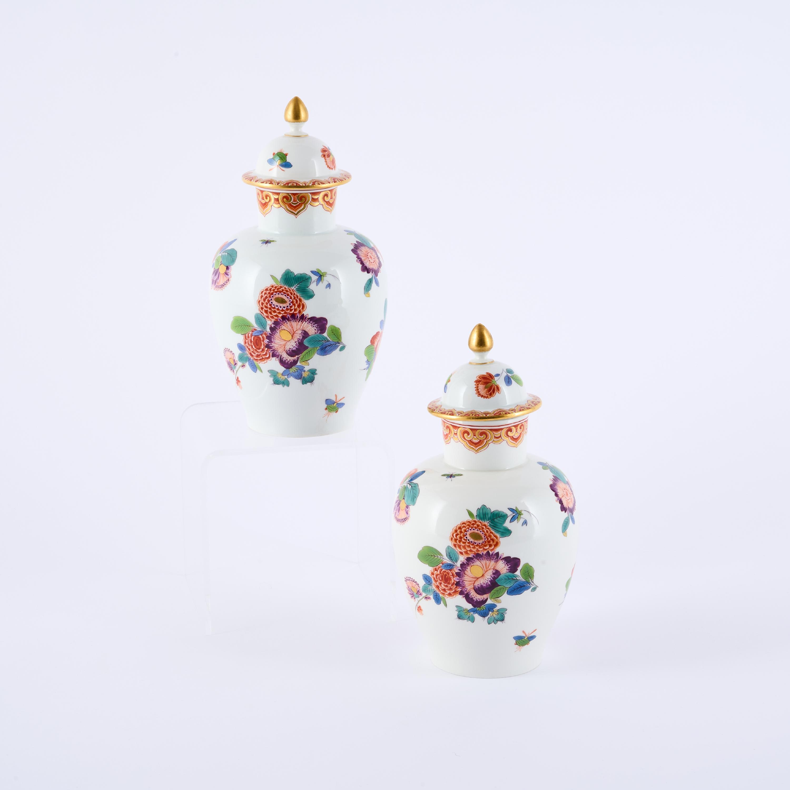 Meissen - Paar Deckelvasen mit Kakiemon-Dekor, 81588-14, Van Ham Kunstauktionen