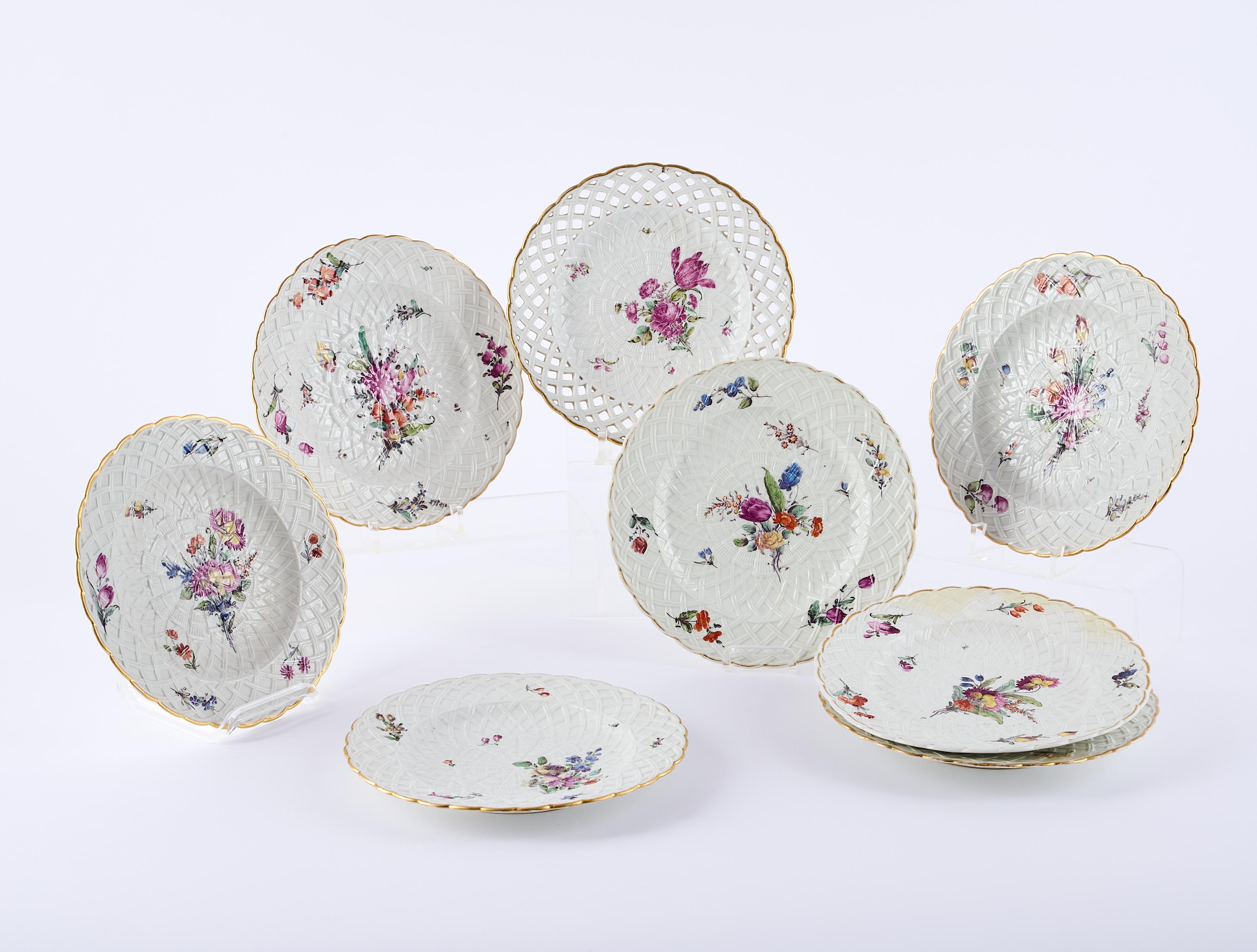 Nymphenburg - Acht Dessertteller mit Blumenmalerei, 81800-10, Van Ham Kunstauktionen