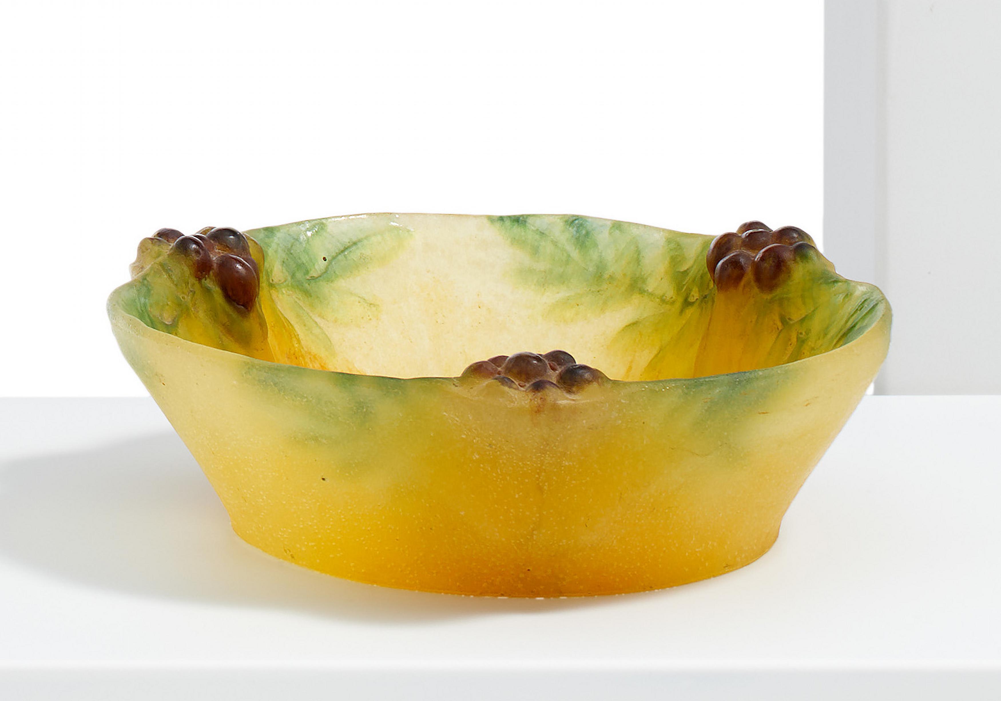 Amalric Walter - Schale mit Vogelbeeren, 81684-24, Van Ham Kunstauktionen