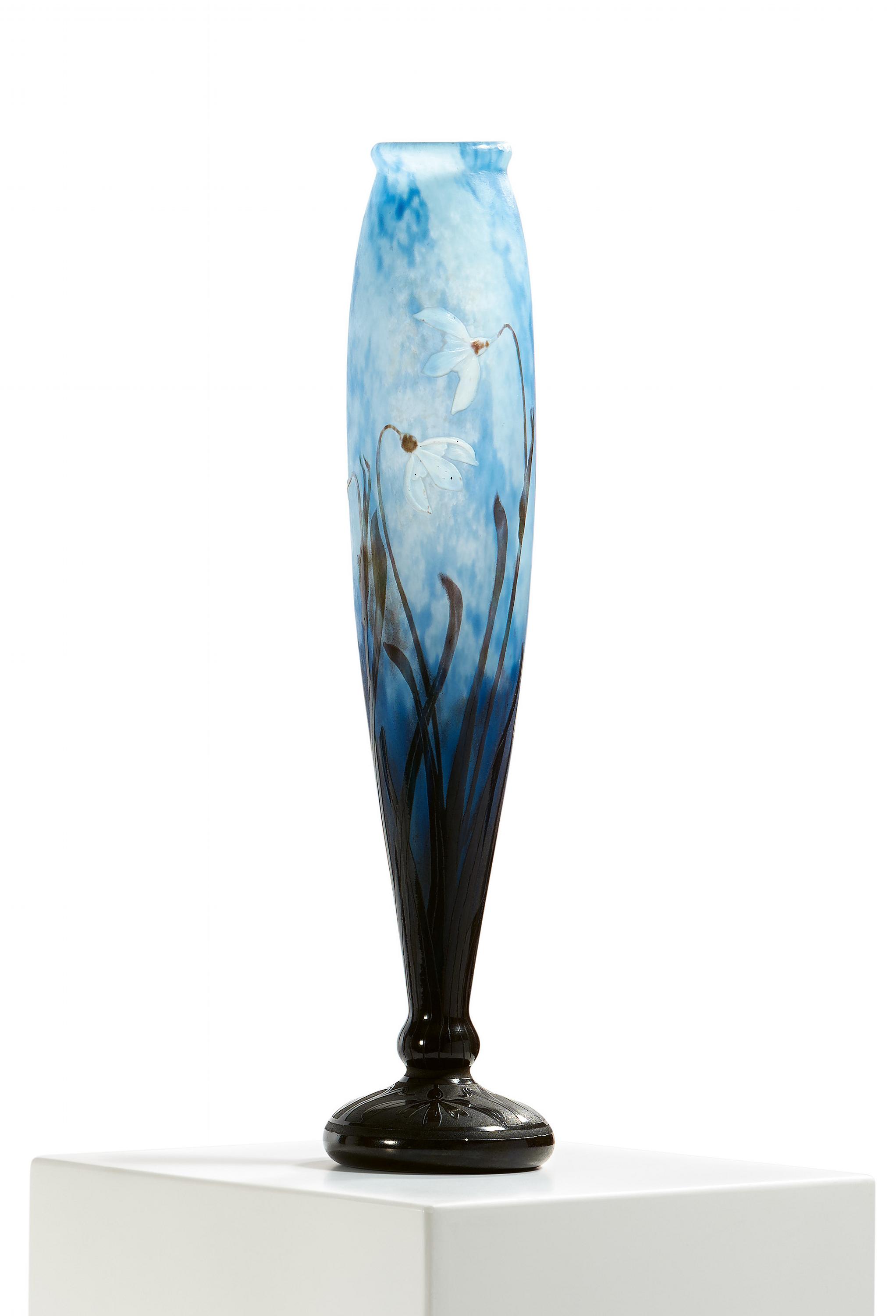 Daum Freres - Vase mit Schneegloeckchen, 81329-2, Van Ham Kunstauktionen