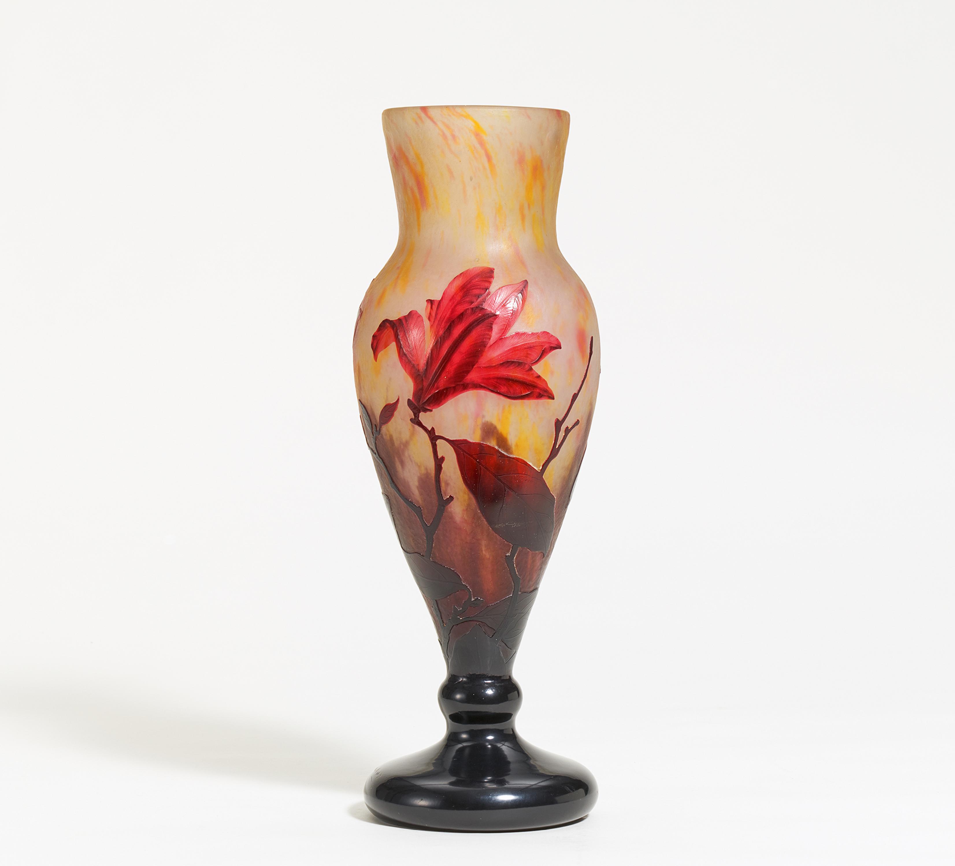 Daum Freres - Vase mit Magnoliendekor, 69445-20, Van Ham Kunstauktionen