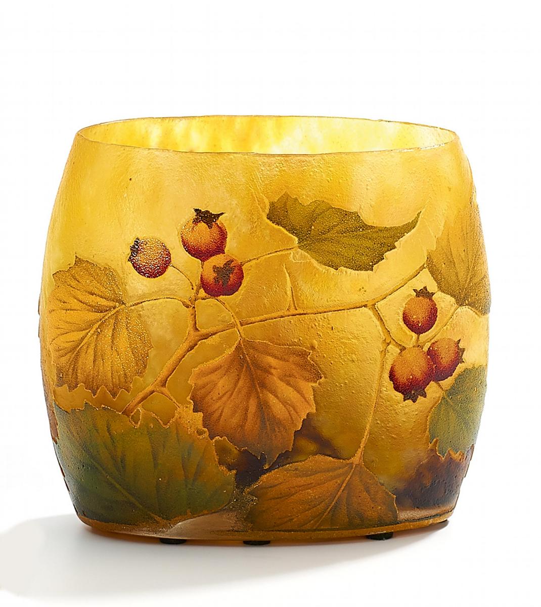 Daum Freres - Ovale Vase mit Hagebuttendekor, 59326-15, Van Ham Kunstauktionen