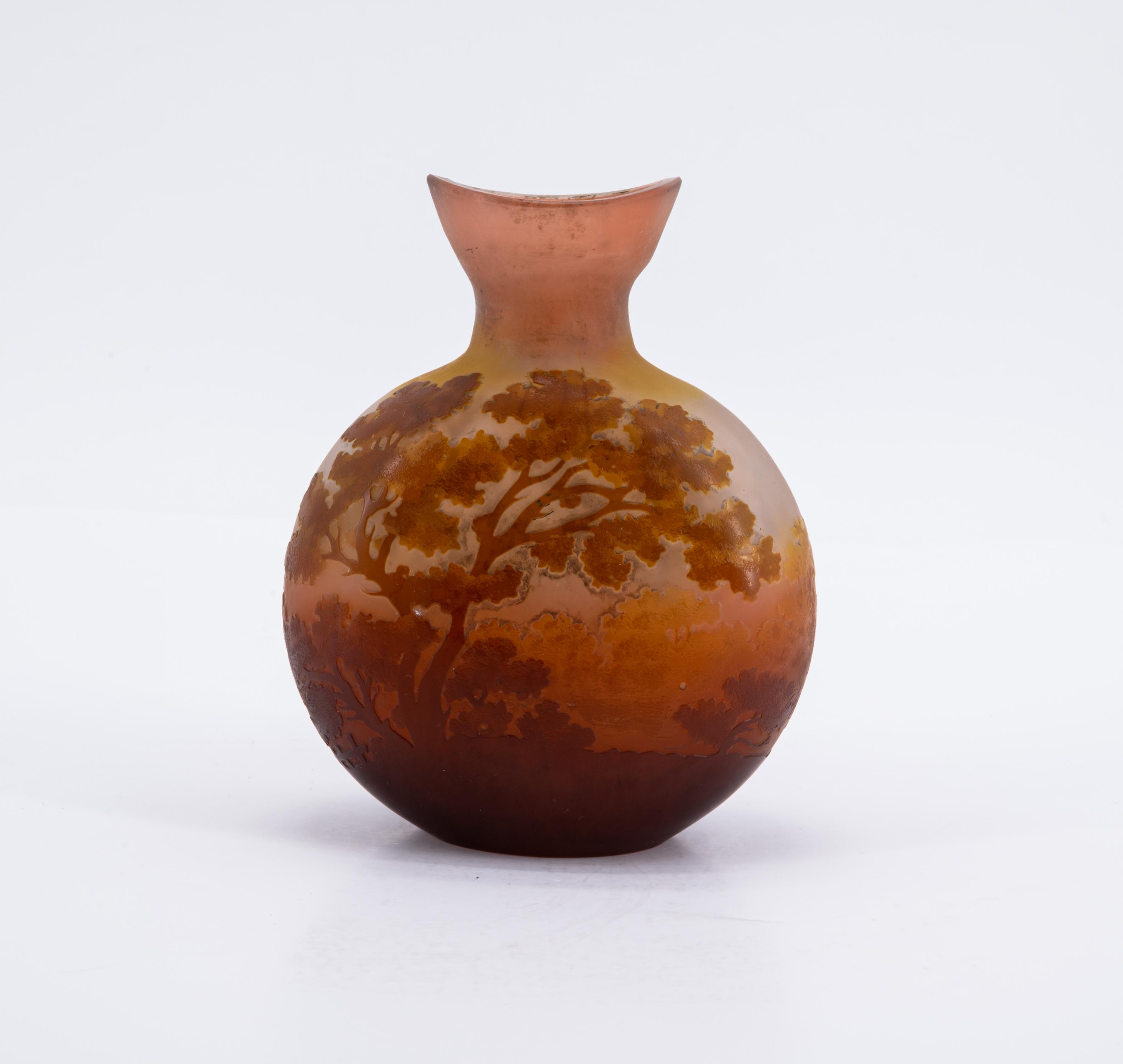 Emile Galle - Kleine Vase mit Auenlandschaft, 76341-24, Van Ham Kunstauktionen