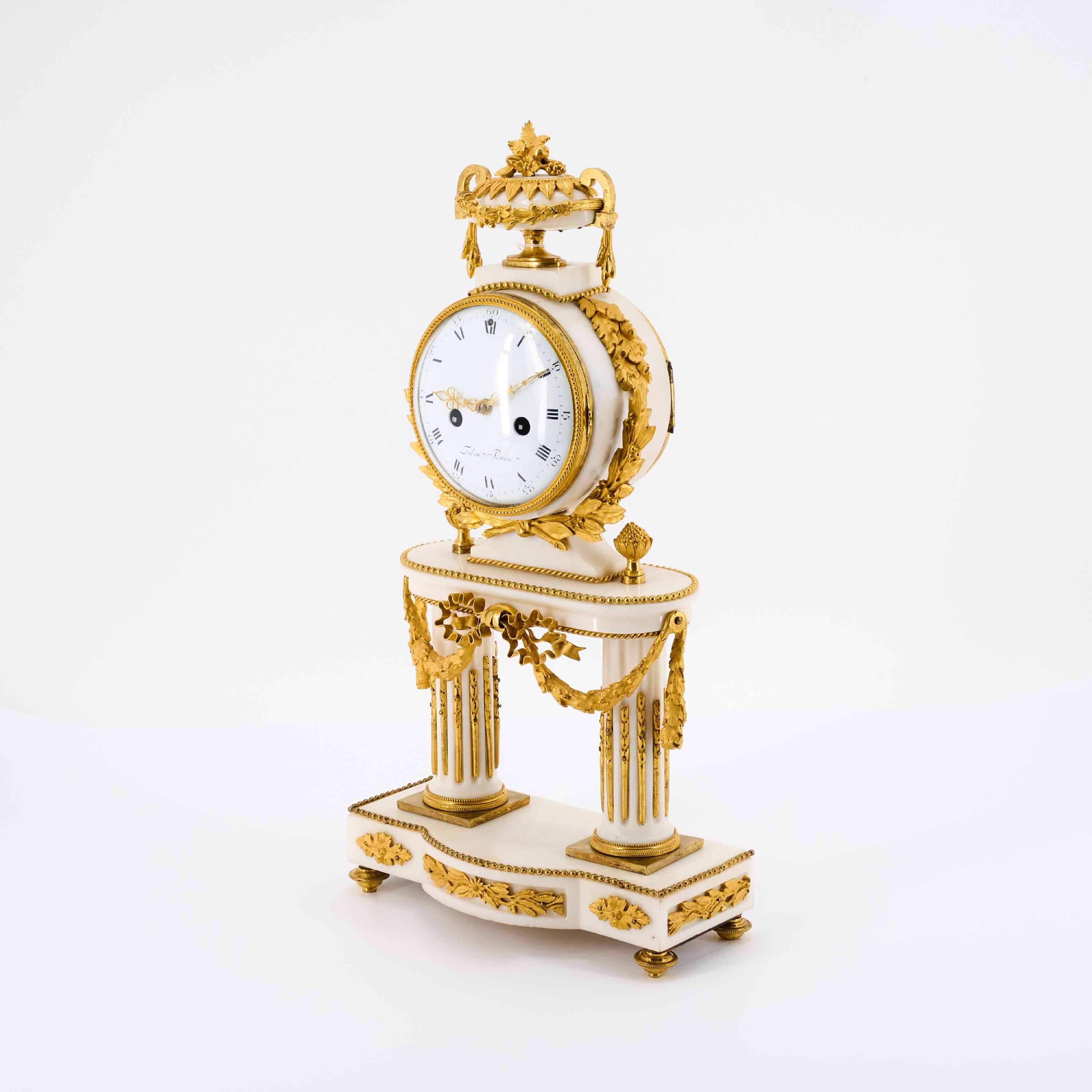 Filon - Portalpendule mit Vasenbekroenung, 81546-18, Van Ham Kunstauktionen