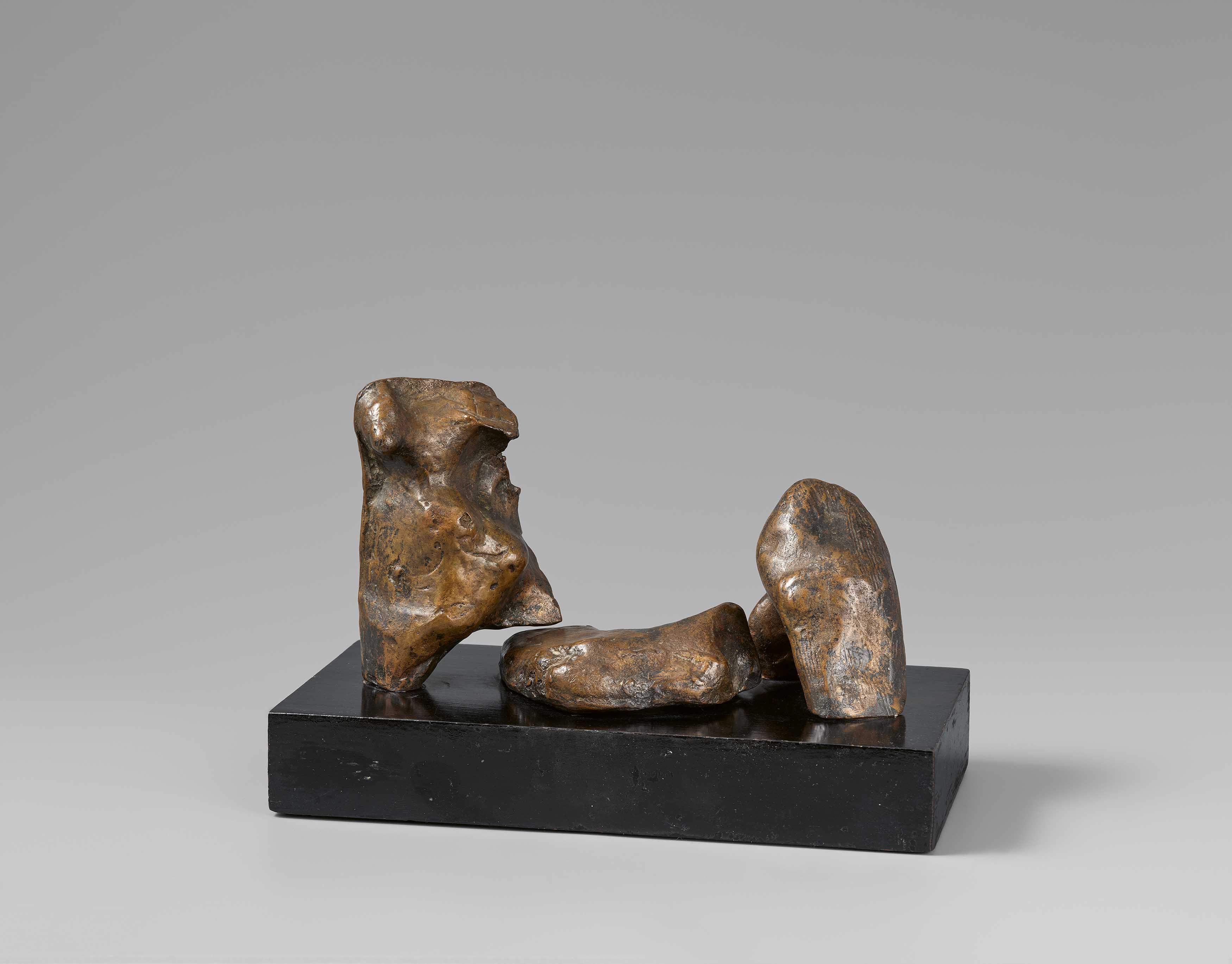 Henry Moore - Three Piece Reclining Figure Maquette Nr 1, 76000-309, Van Ham Kunstauktionen