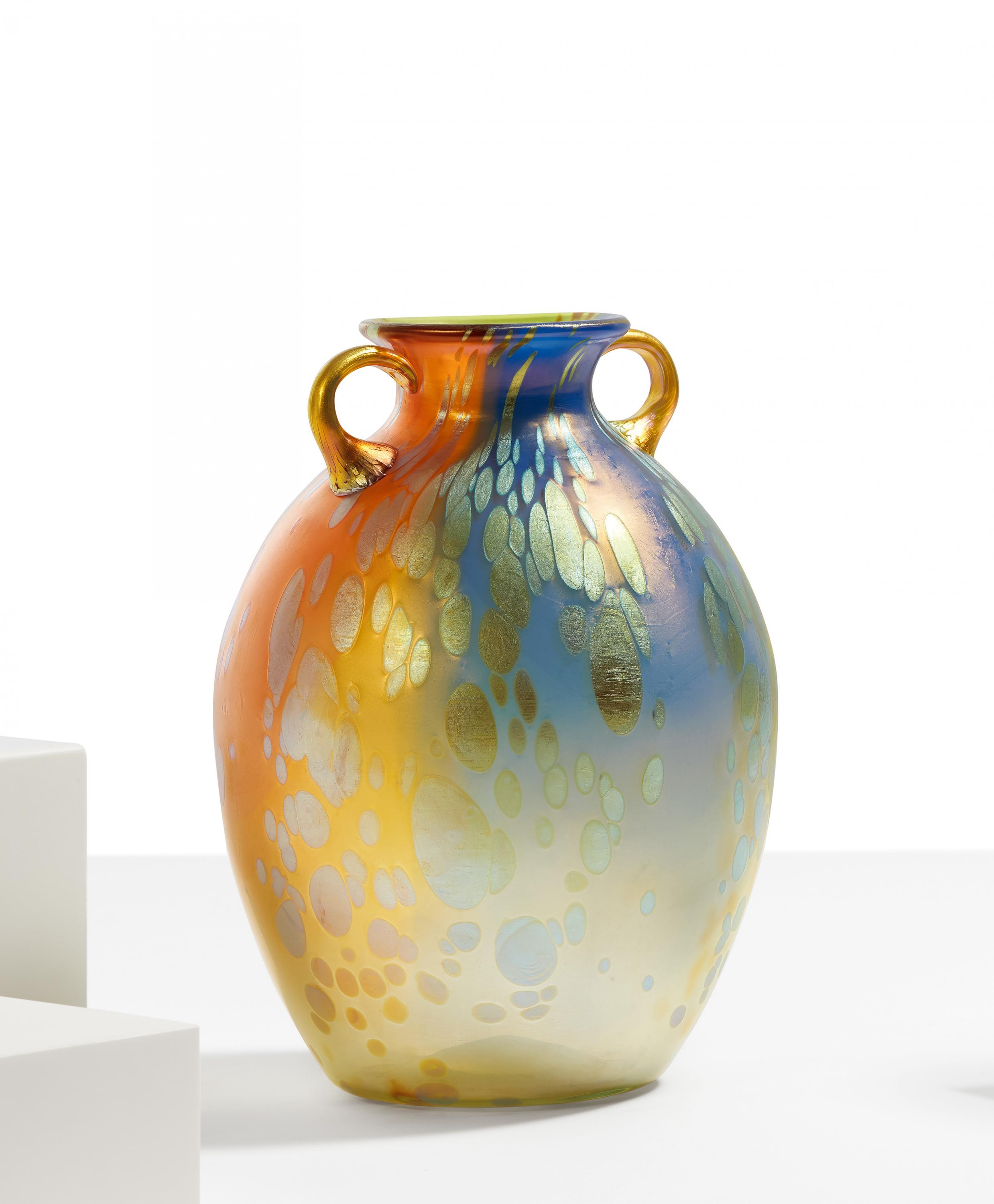 Loetz Witwe - Henkelvase Tricolor, 81690-2, Van Ham Kunstauktionen