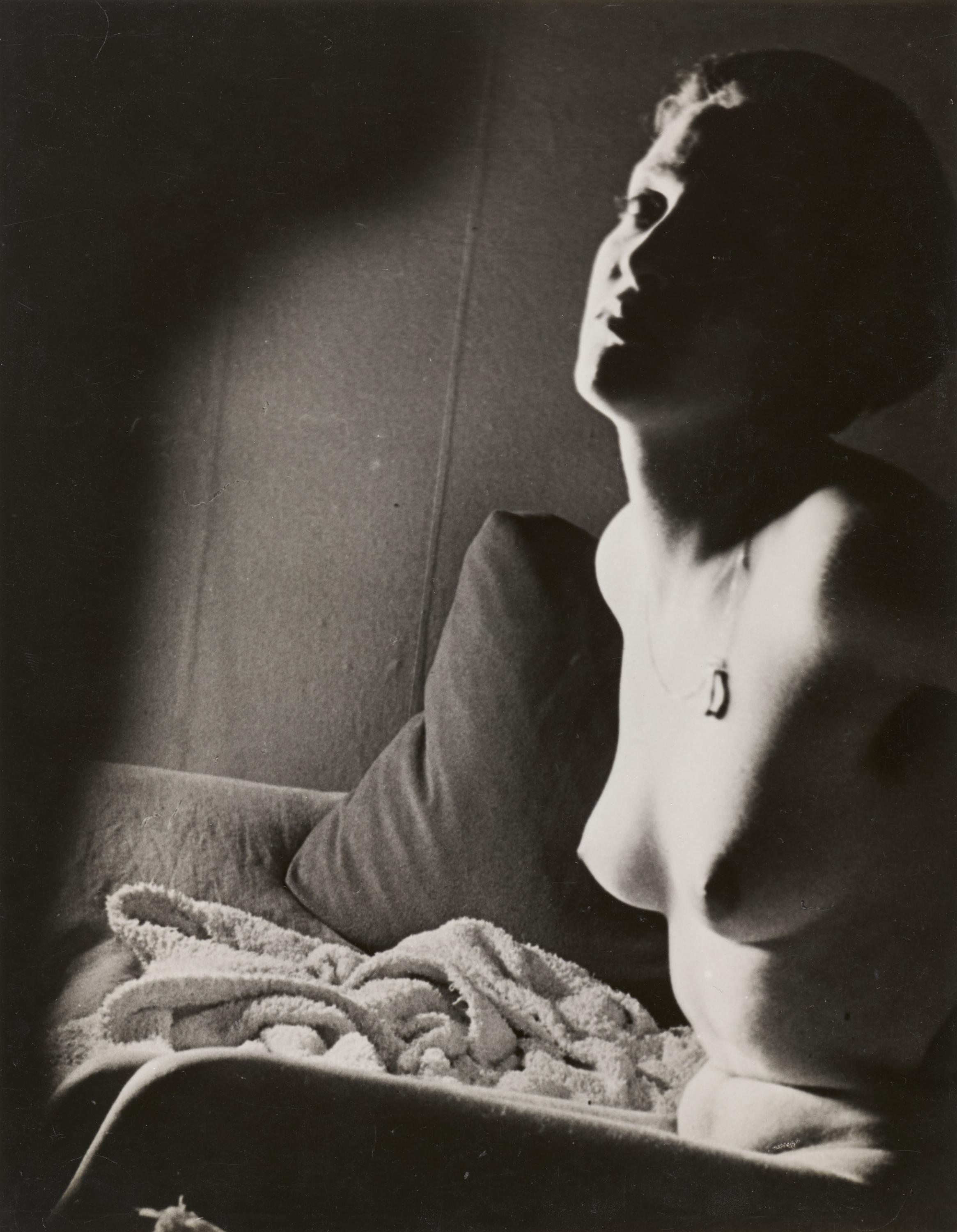 Man Ray - Portrait of Meret O, 82008-1108, Van Ham Kunstauktionen