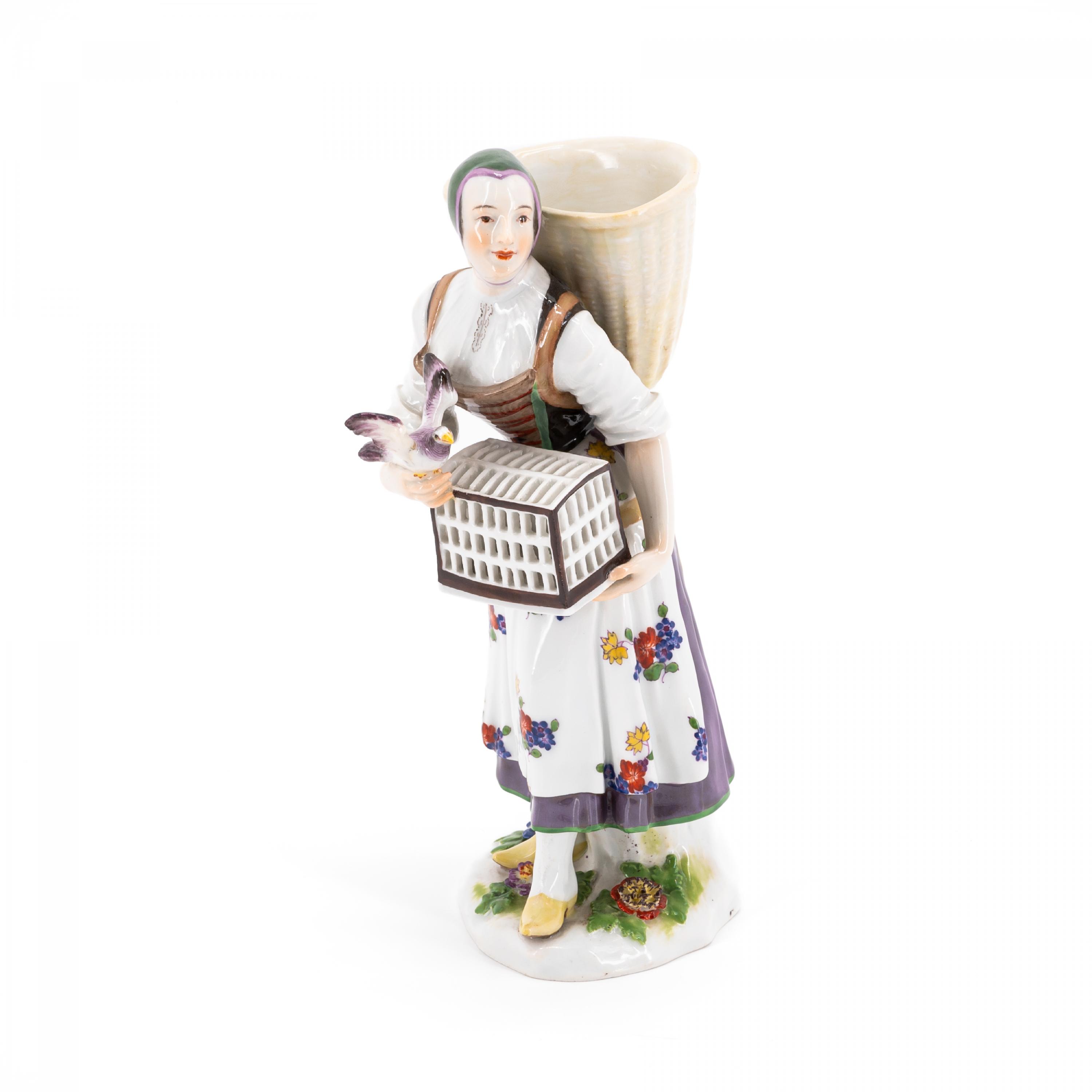 Meissen - Grosse Figur der Taubenverkaeuferin aus der Cris de Paris, 78079-17, Van Ham Kunstauktionen