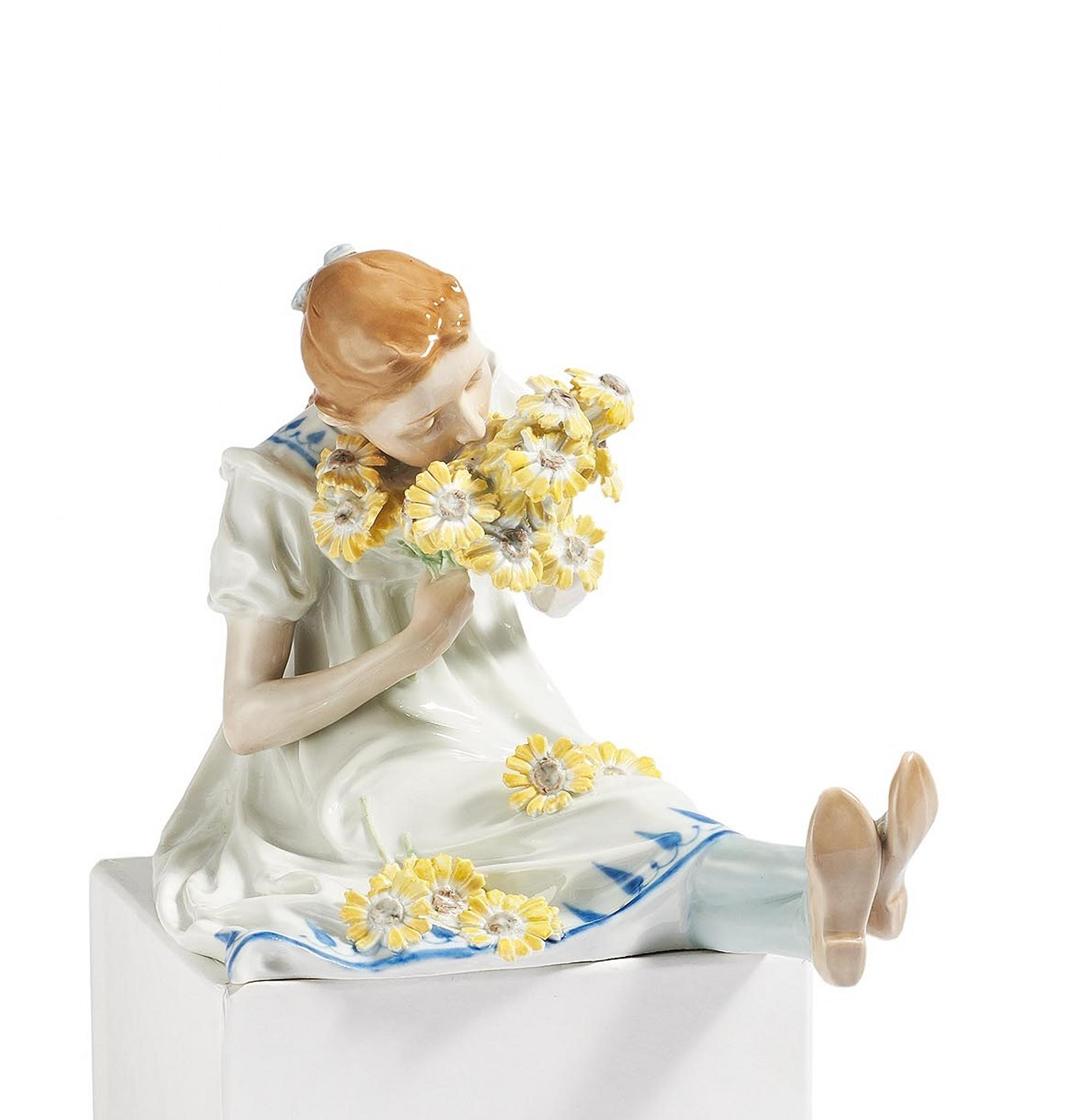 Meissen - Maedchen mit Blumenstrauss, 75372-92, Van Ham Kunstauktionen