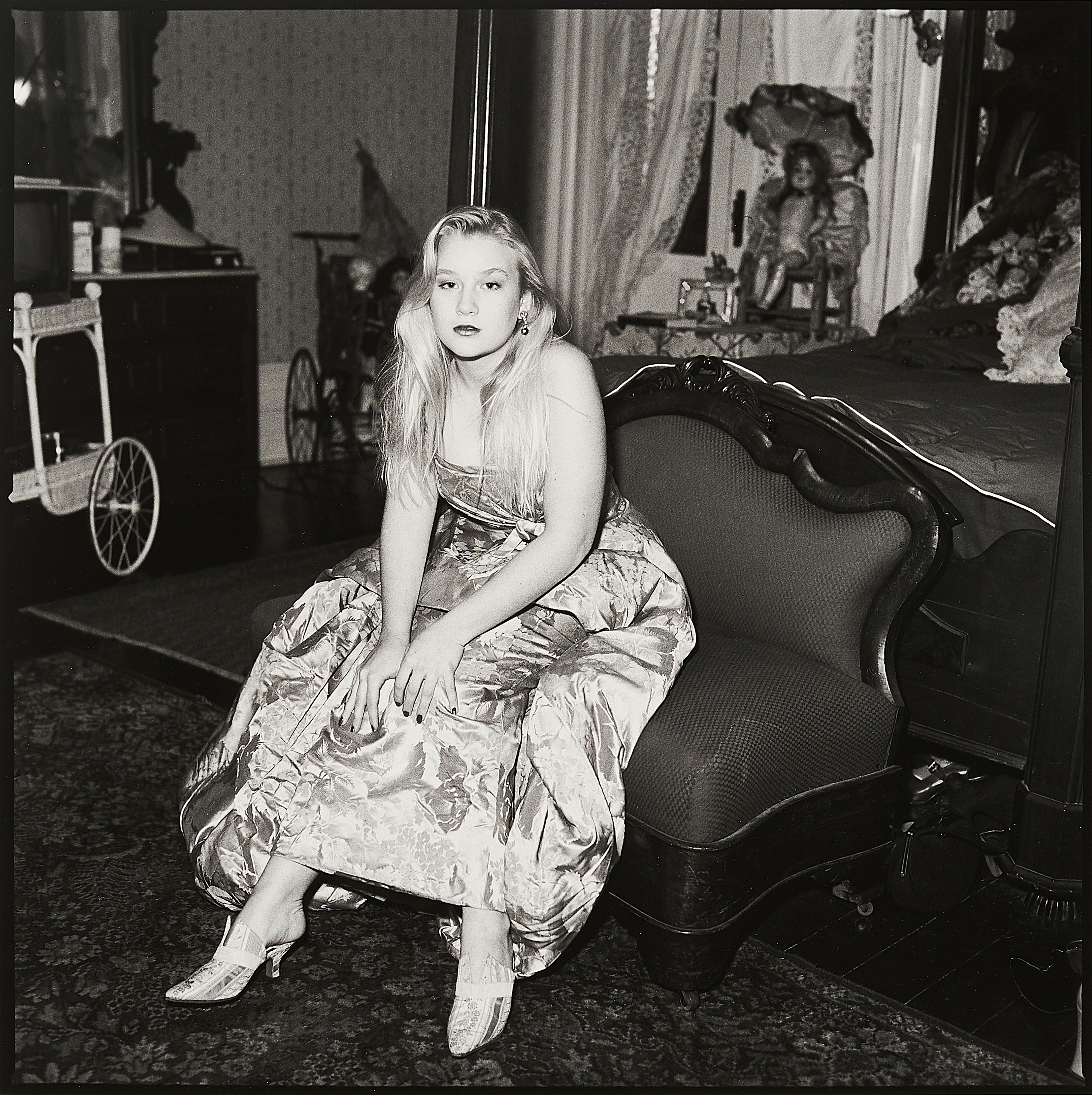 Rosalind Solomon - Marigny in her Mothers Marilyn Monroe Gown, 67209-9, Van Ham Kunstauktionen