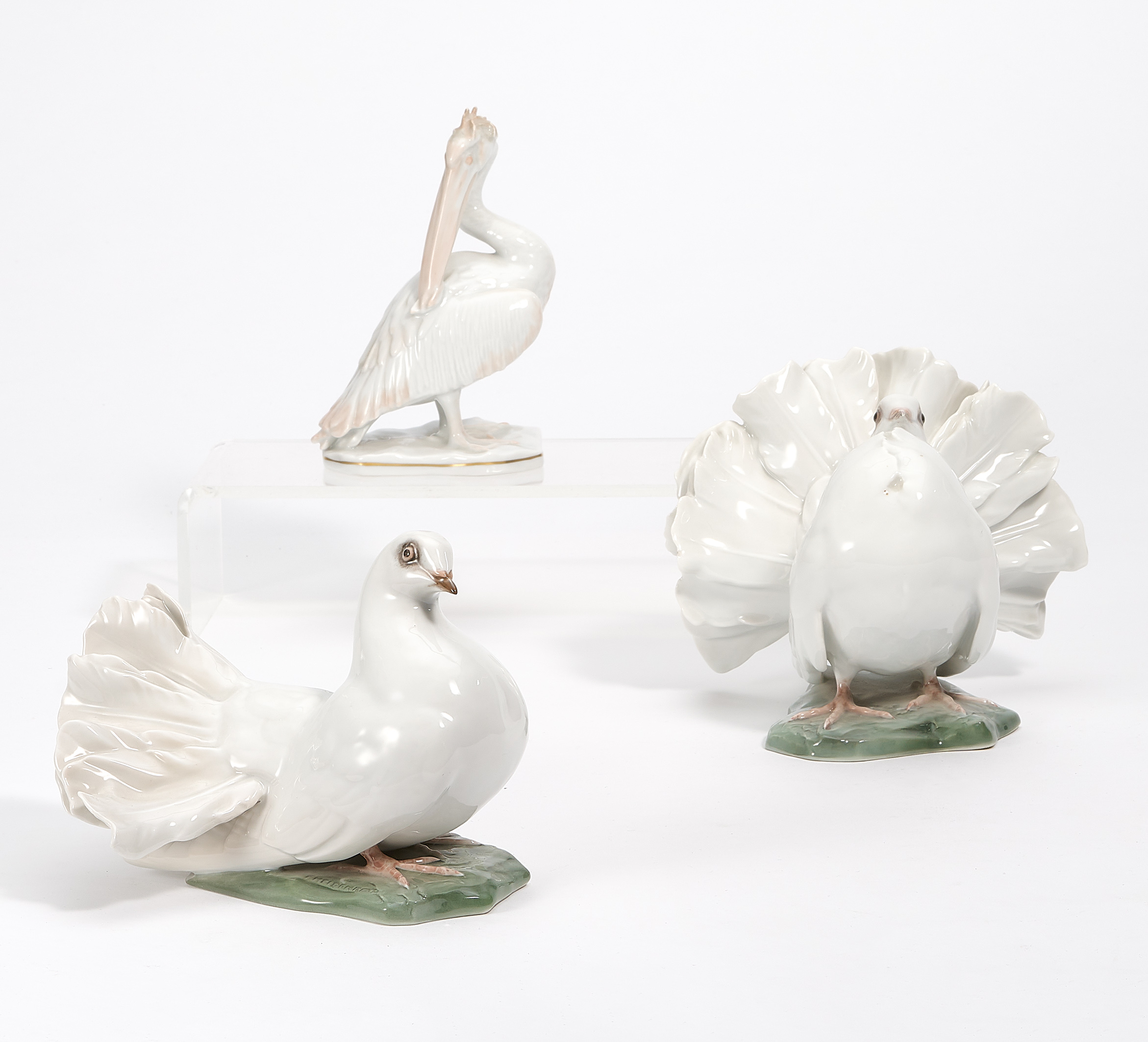Rosenthal - Ein Paar Turteltauben und ein Pelikan, 75074-109, Van Ham Kunstauktionen