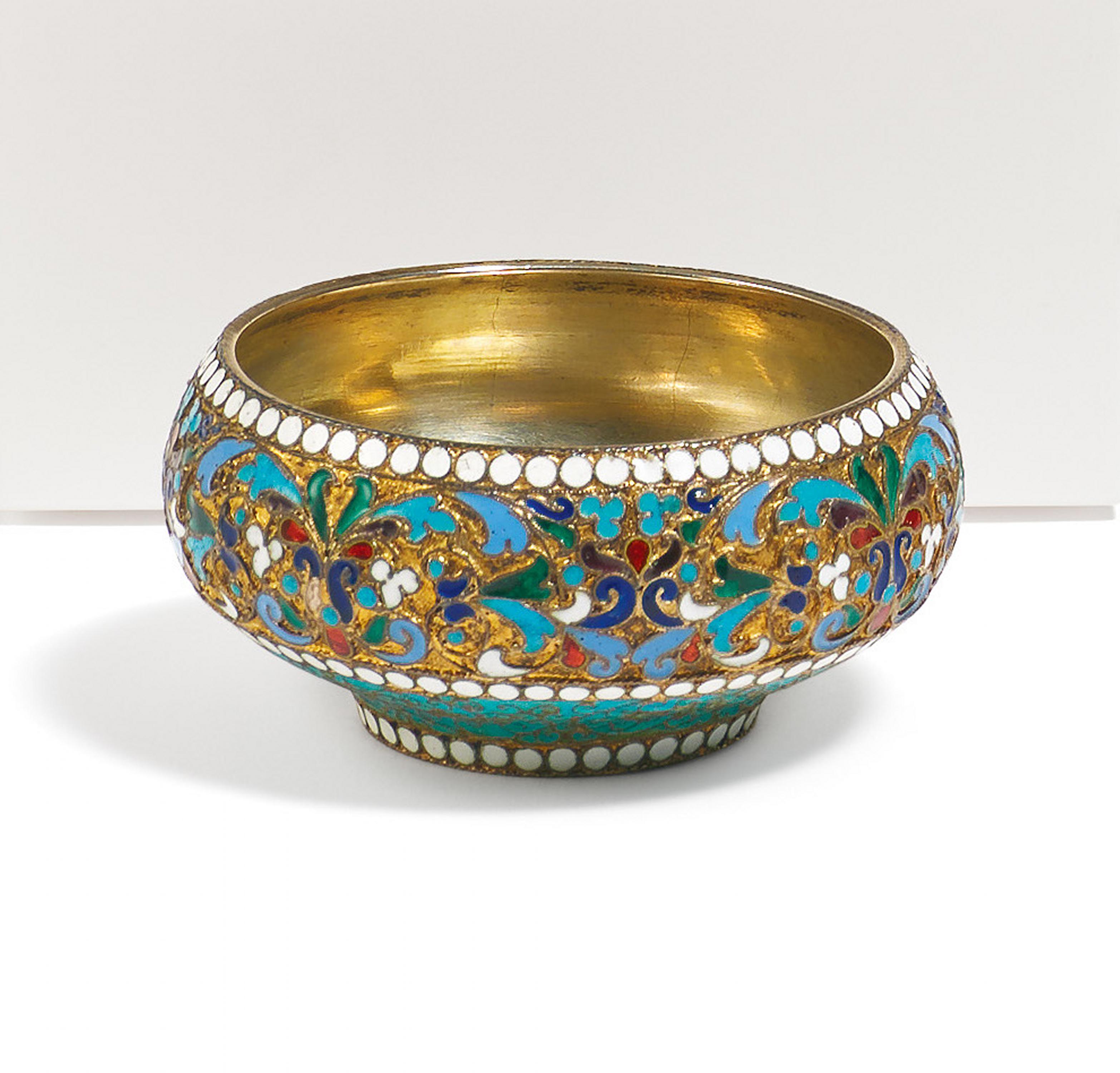 Vasily M Ashmarin - Kleines Salzgefaess mit floralem Emaildekor, 80693-13, Van Ham Kunstauktionen