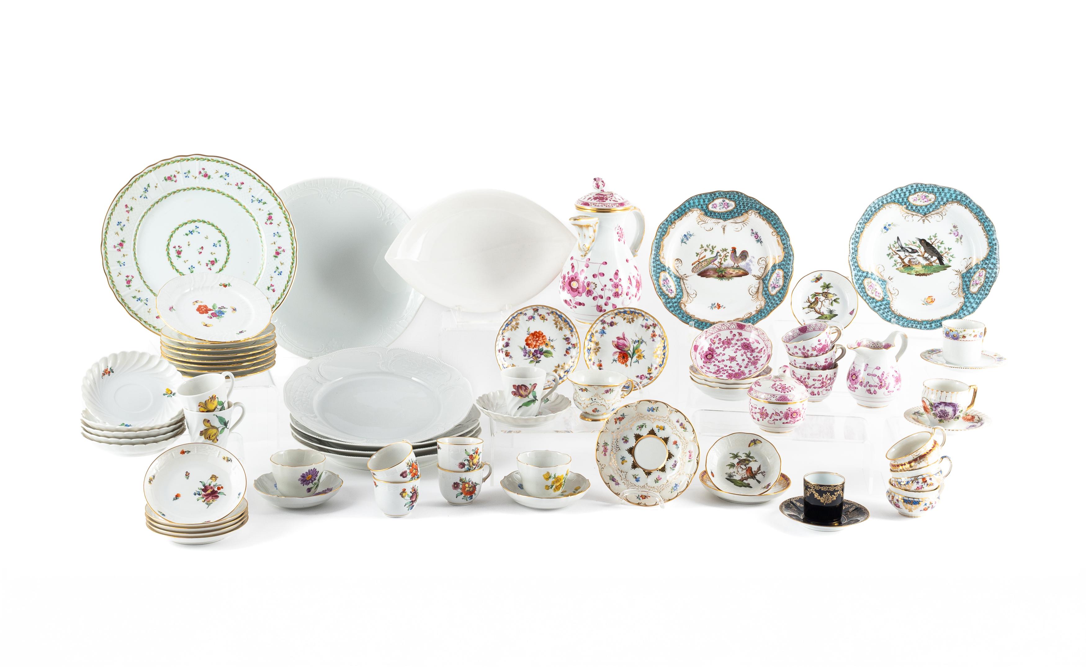 Verschiedene Manufakturen - Umfangreiches Porzellankonvolut mit 80 Teilen, 79623-3, Van Ham Kunstauktionen