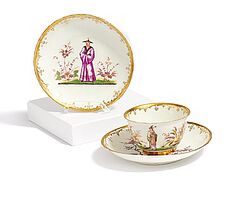 Meissen - Ein Koppchen und zwei Untertassen mit Chinoiserien, 76821-68, Van Ham Kunstauktionen