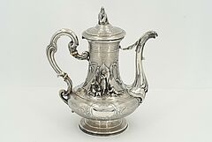 Emile Hugo - Vierteiliges Service mit reichen figuerlichen Szenen, 70398-1, Van Ham Kunstauktionen