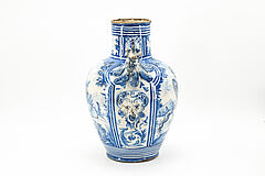 Paar grosse Vasen mit figuerlichen Handhaben, 75767-1, Van Ham Kunstauktionen