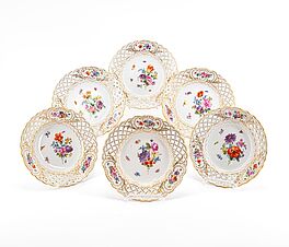 Meissen - 6 Dessertteller mit durchbrochenem Rand und Blumendekor, 76895-14, Van Ham Kunstauktionen