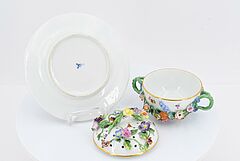 Meissen - Konvolut mit aufgelegten Blueten, 70233-43, Van Ham Kunstauktionen