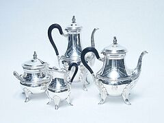 Service mit Kreuzband und Akanthuszier, 55129-32, Van Ham Kunstauktionen