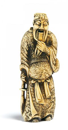 Netsuke des Generals Kanu mit seiner Drachenhellebarde, 66362-48, Van Ham Kunstauktionen