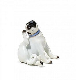 Meissen - Mops sich kratzend, 55417-74, Van Ham Kunstauktionen