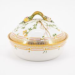 Royal Kopenhagen - 18 Teile aus einem Speiseservice Flora Danica, 79057-2, Van Ham Kunstauktionen