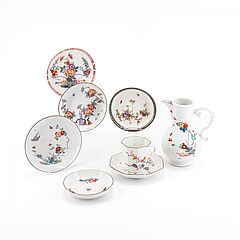 Meissen - Gruppe von 8 Objekten mit Kakiemondekor, 76821-26, Van Ham Kunstauktionen