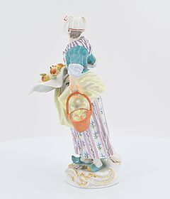 Meissen - Obsthaendlerin kleiner Kavalier und Tasse mit Untertasse, 73219-16, Van Ham Kunstauktionen