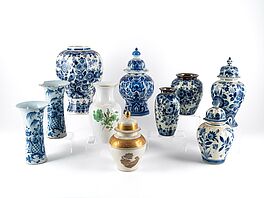 Verschiedene Herkunft - Gruppe von 10 verschiedenen Vasen tlw mit Deckel, 75971-2, Van Ham Kunstauktionen