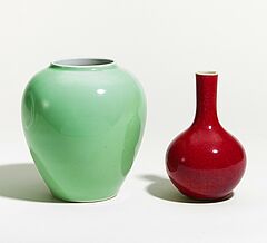 Zwei monochrome Vasen, 66861-13, Van Ham Kunstauktionen