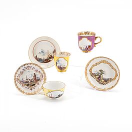 Meissen - 1 Koppchen 2 Tassen amp Untertassen mit farbigem Fond und Kauffahrteiszenen, 76821-235, Van Ham Kunstauktionen
