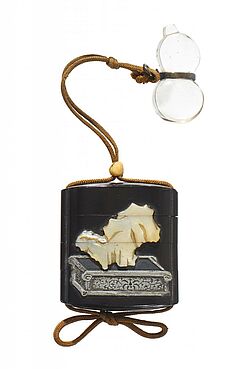 Inro mit suiteki-Zierstein im chinesischen Stil, 65350-11, Van Ham Kunstauktionen