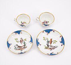 Meissen - GROssE ZUCKERDOSE VIER KLEINERE ZWEI GROessERE TASSEN MIT UT UND VOGELDEKOREN, 76933-17, Van Ham Kunstauktionen