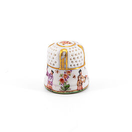 Meissen - Seltener Fingerhut mit sehr fein staffierten Chinoiserien, 77931-7, Van Ham Kunstauktionen
