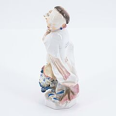 Meissen - Tanzender Chinesenknabe mit Fuellhorn, 65452-18, Van Ham Kunstauktionen