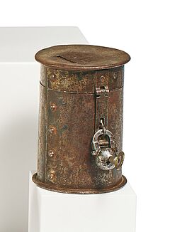 Wohl Frankreich - Zylindrischer Opferstock mit kleinem Kugelschloss, 80896-20, Van Ham Kunstauktionen