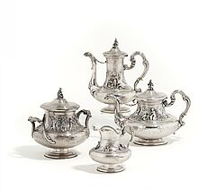 Emile Hugo - Vierteiliges Service mit reichen figuerlichen Szenen, 70398-1, Van Ham Kunstauktionen