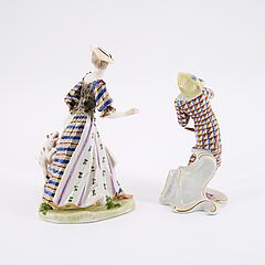 Nymphenburg - Mezzetino als Harlekin und Dame von Huendchen angefallen, 81991-5, Van Ham Kunstauktionen