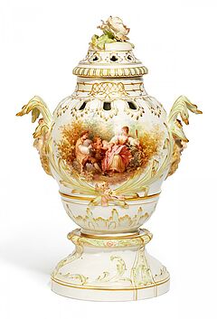 KPM - Deckelvase mit Watteauszene auf Sockel, 58051-55, Van Ham Kunstauktionen