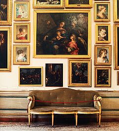 Doug Hall - Green Couch with Paintings Galleria Corsini Rome, 68004-144, Van Ham Kunstauktionen
