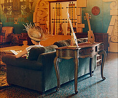 Annette Kelm - Reading a book about Robert Stacy-Judd, 80205-9, Van Ham Kunstauktionen