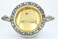 Maison Odiot - Kaffeekanne mit Bluetenknauf und Milchkaennchen und Zuckerschale mit Schneckendekor, 69591-84, Van Ham Kunstauktionen